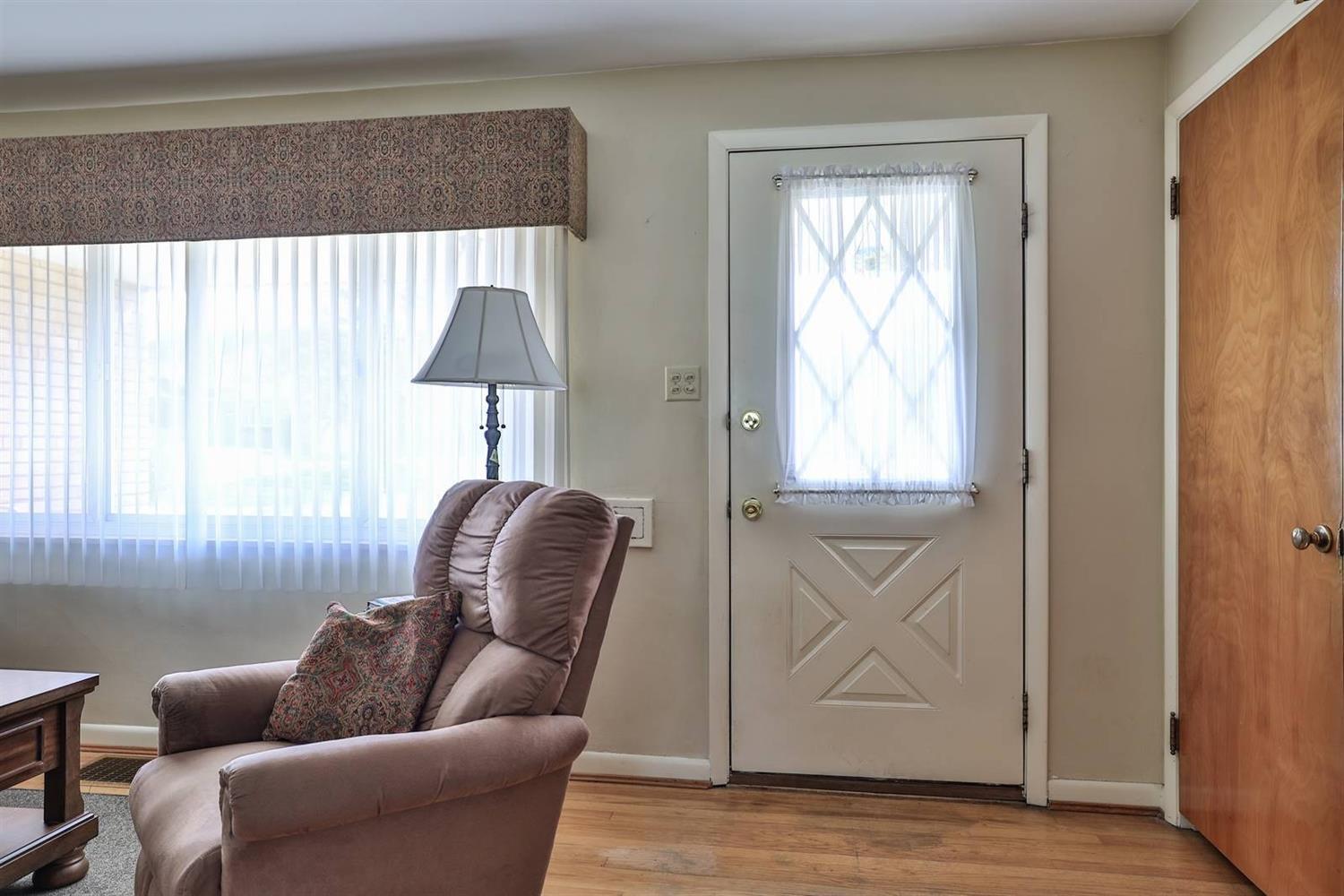 5962 Lawrence Road Cincinnati, OH 45248 - Photo 4 of 43