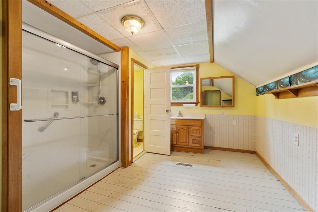 8 Benjamin Road Shirley, MA 01464 - Photo 15 of 28