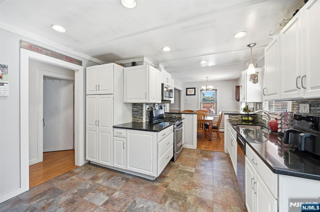 590 Ridge Road West Milford, NJ 07480 - Photo 10 of 26 Gallery Image 10