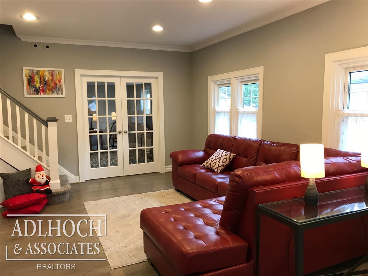 112 Muir Road Grosse Pointe, MI 48236 - Photo 3 of 30 31368155-2.JPG