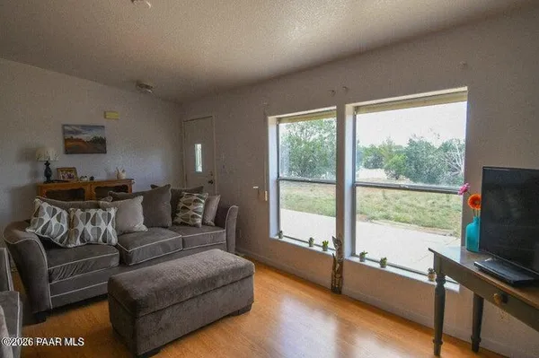 $499,900 | 42449 North Spooky Owl Trail, Seligman, AZ 86337