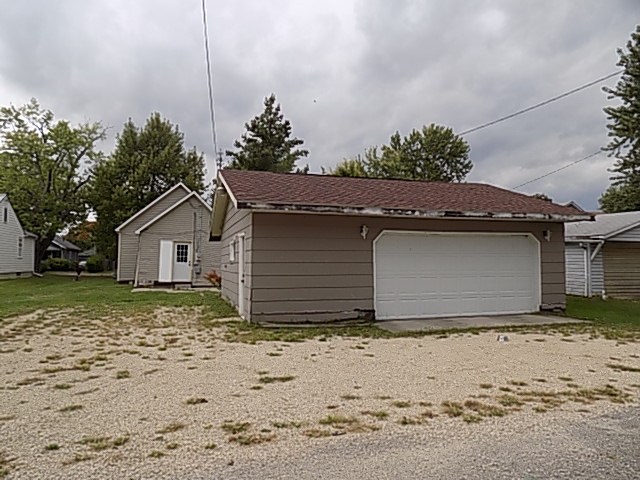 816 Walnut Street Decatur, IN 46733 - Photo 3 of 9