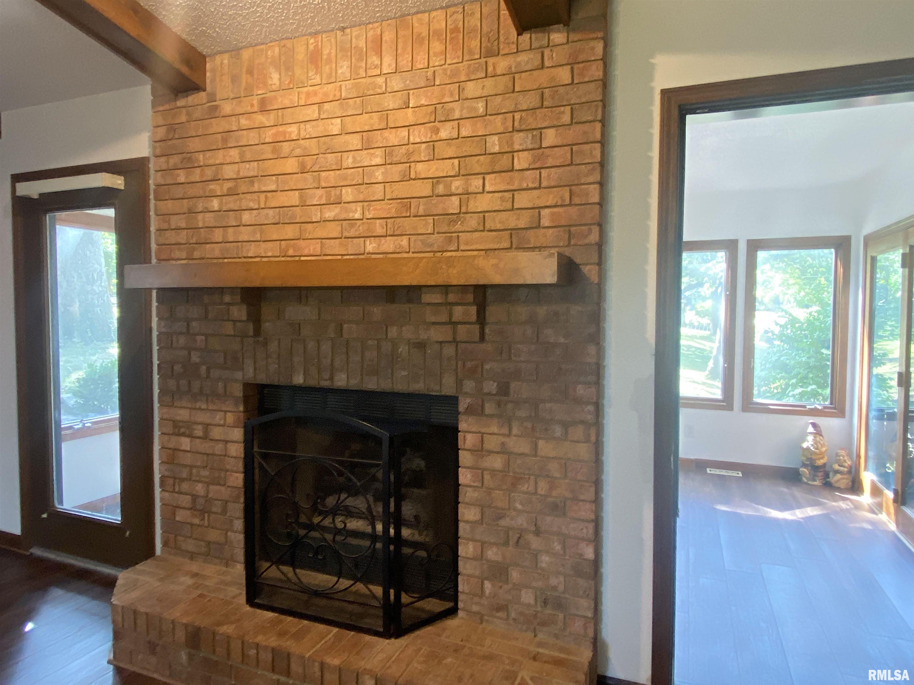 3912 West Bluffs Road Springfield, IL 62711 - Photo 9 of 44 Gallery Image 9