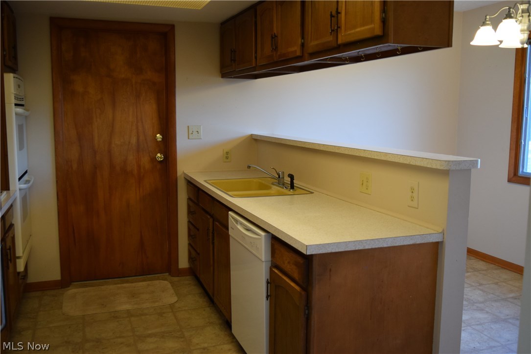 8163 Valley View Road Macedonia, OH 44056 - Photo 10 of 29 Gallery Image 10