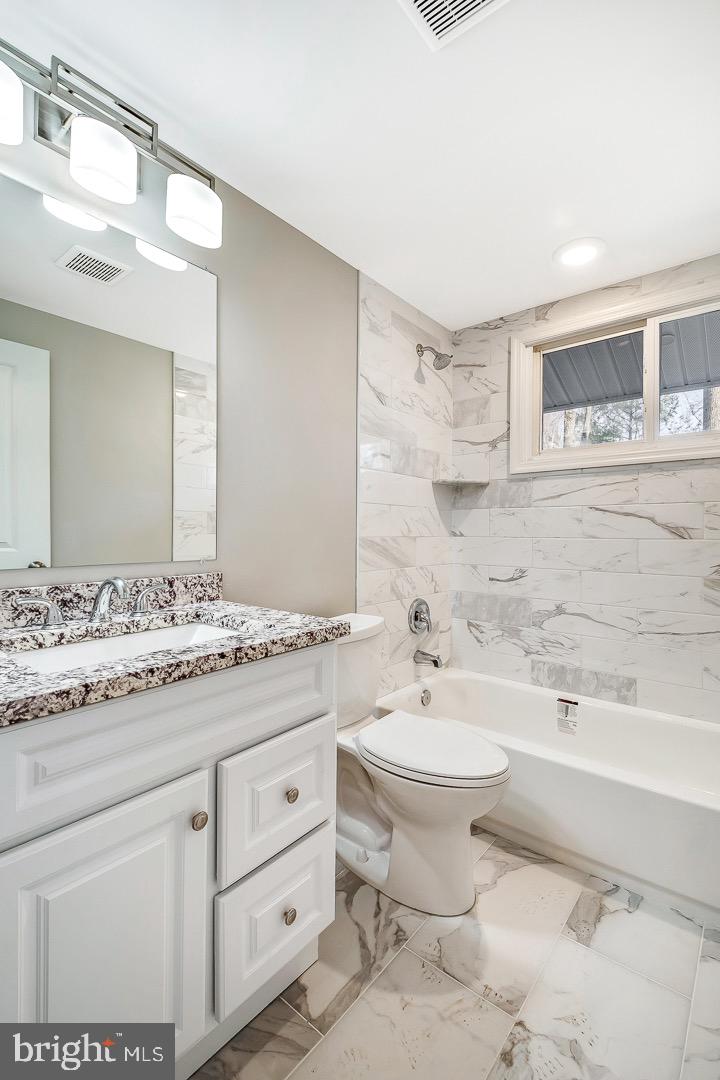 746 Farley Road Bensalem, PA 19020 - Photo 12 of 28 Gallery Image 12