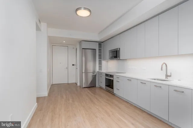 $3,322 | 1630 Columbia Road Northwest, Unit 208, Washington, DC 20009