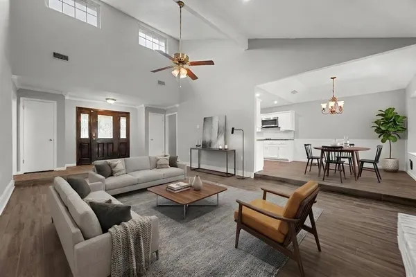 $350,000 | 213 Meadowhill Drive, Benbrook, TX 76126