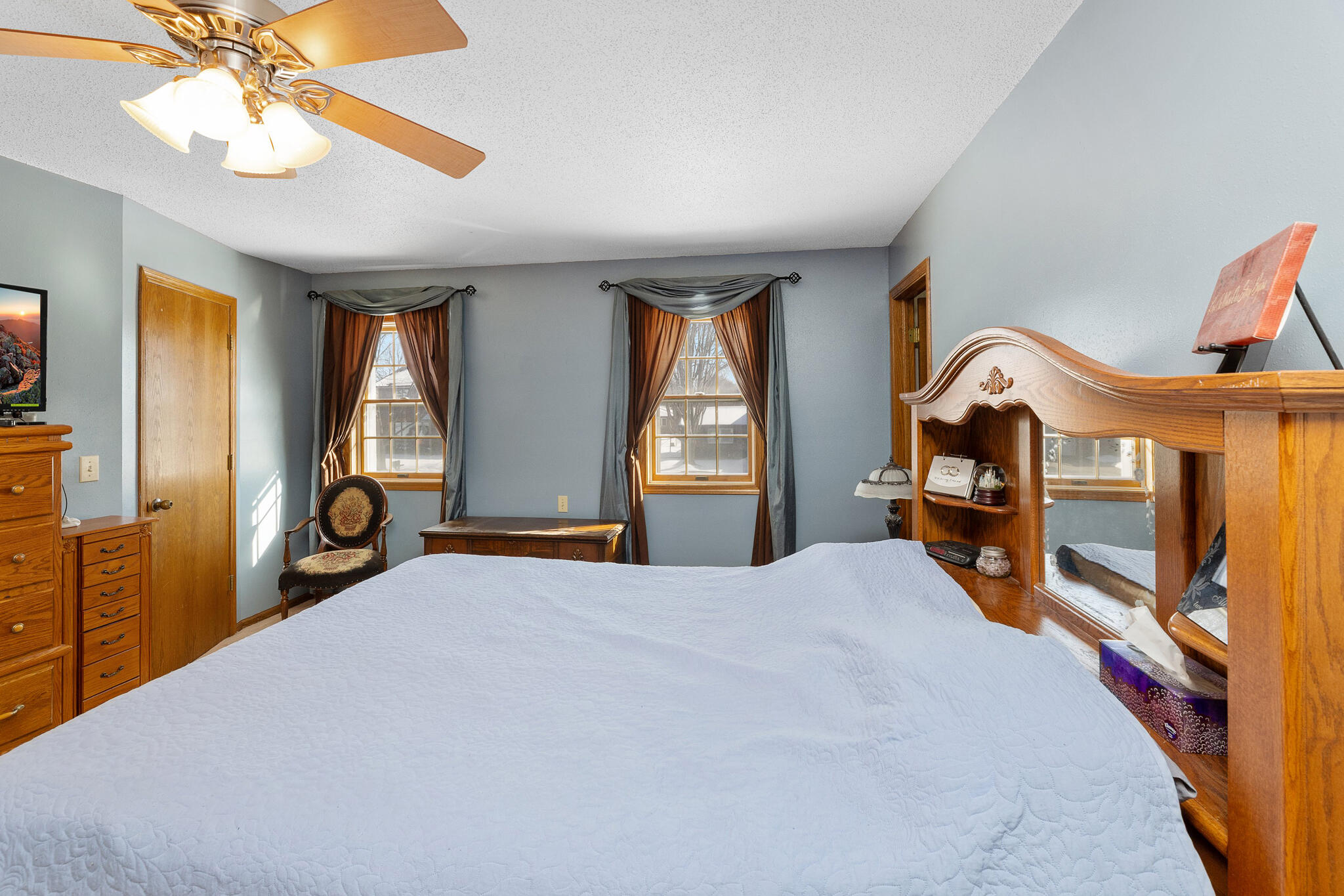 701 Park Ridge Place Onalaska, WI 54650 - Photo 14 of 24 13 PRIMARY BEDROOM
