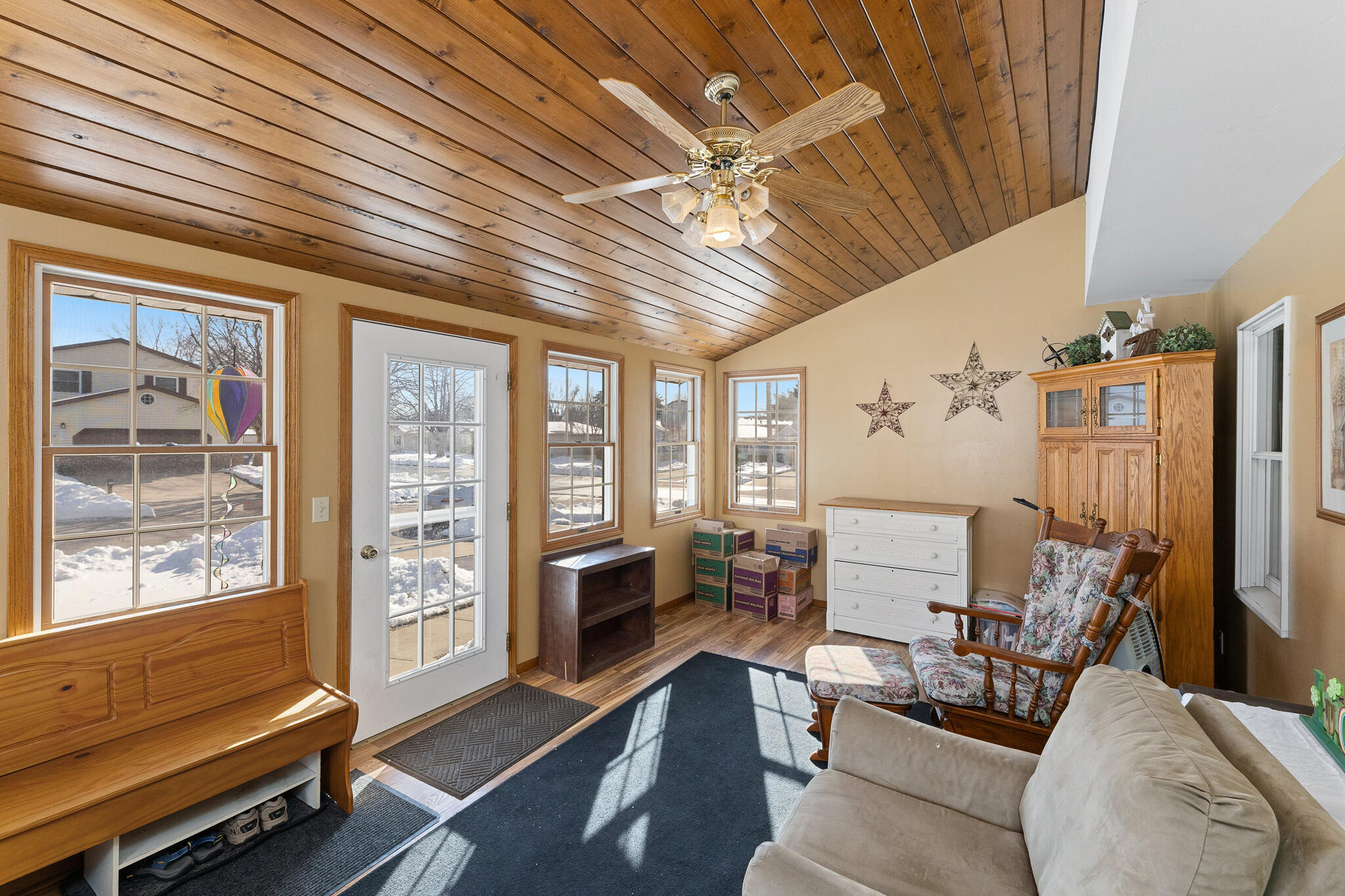 701 Park Ridge Place Onalaska, WI 54650 - Photo 3 of 24 2 FRONT SUNROOM