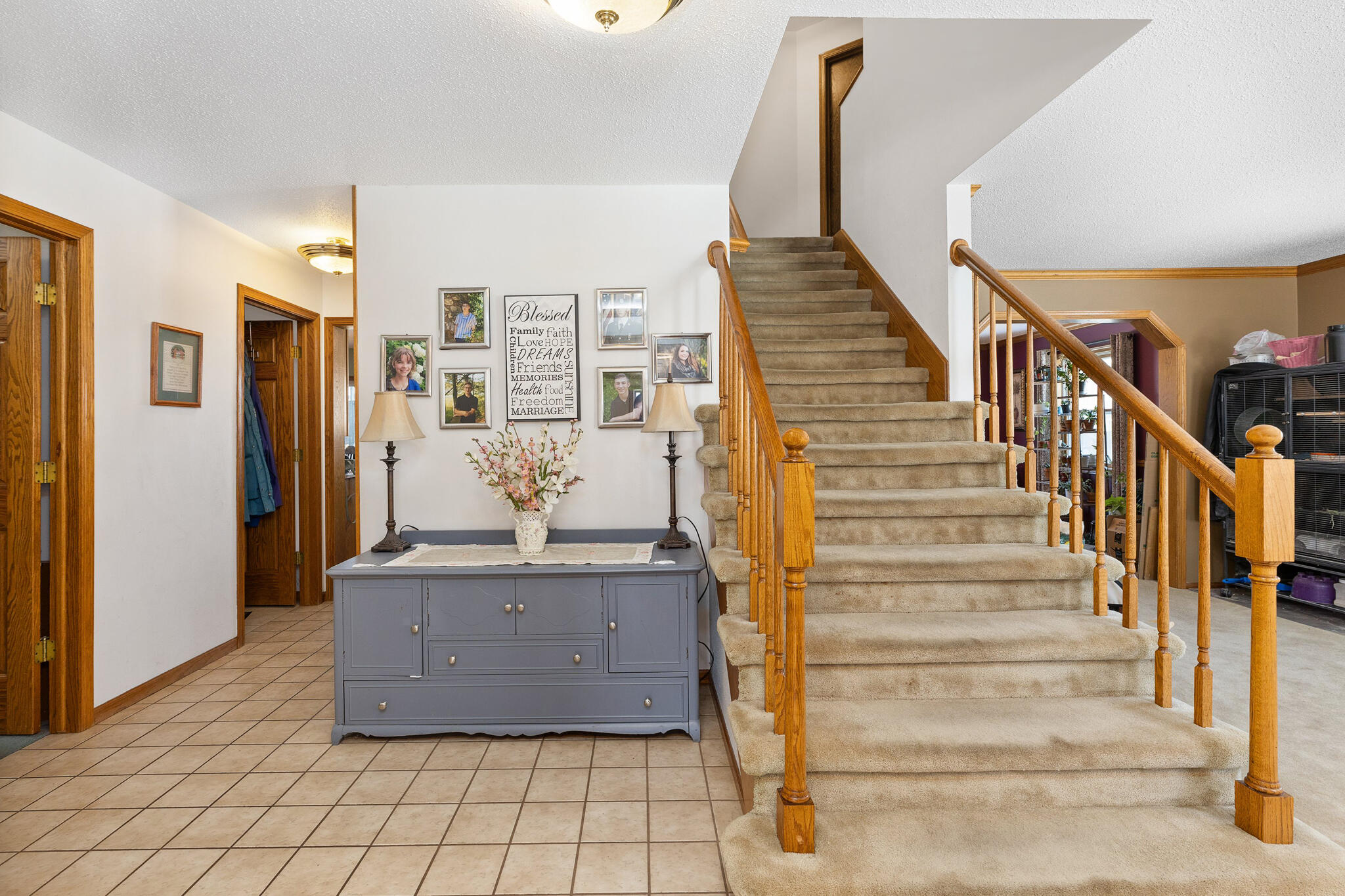 701 Park Ridge Place Onalaska, WI 54650 - Photo 4 of 24 3 FOYER