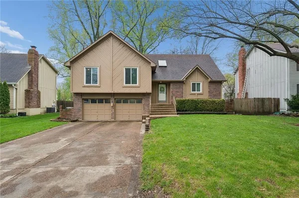 $367,000 | 15909 West 149th Street, Olathe, KS 66062