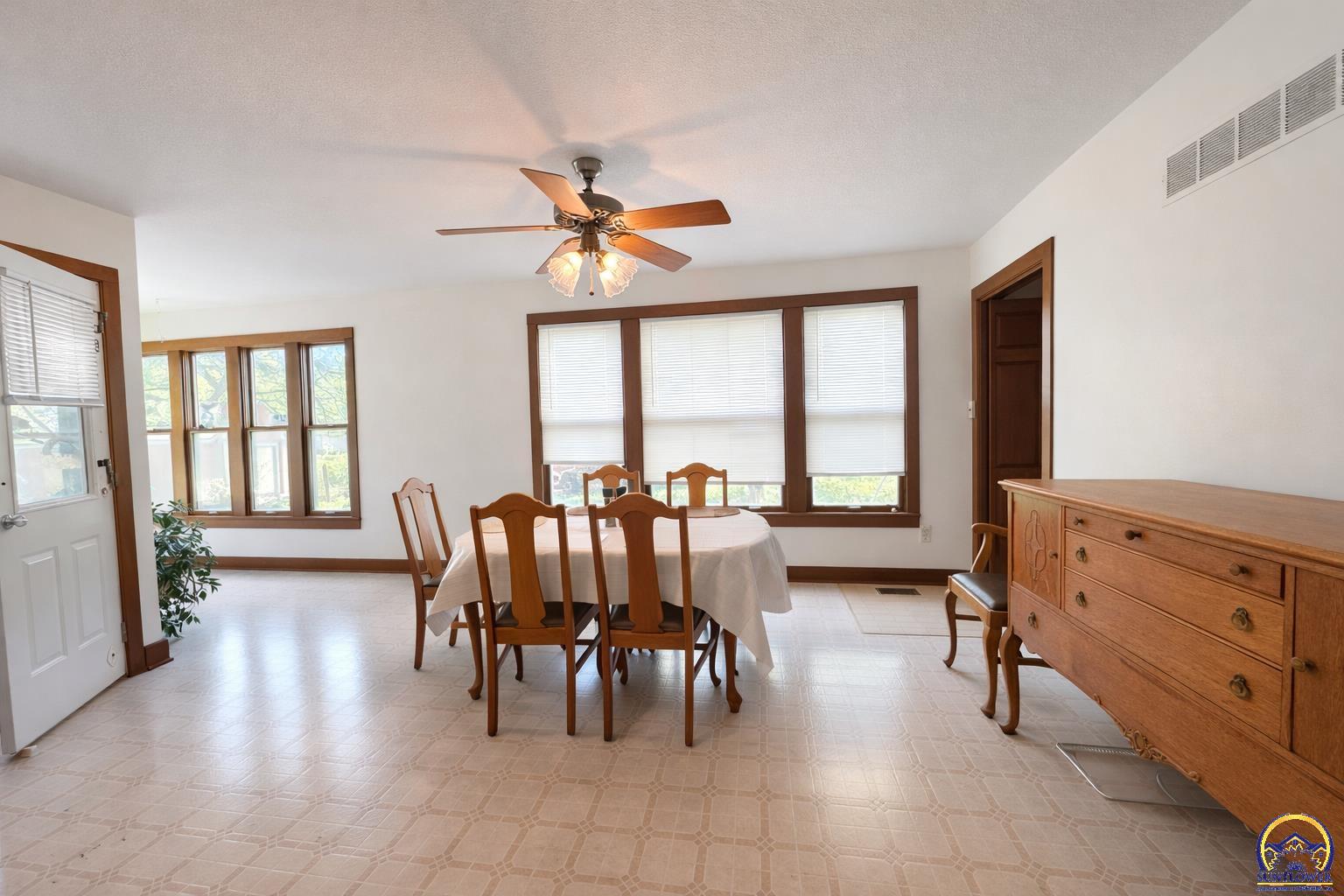 10020 Southwest Kingston Road Wakarusa, KS 66546 - Photo 16 of 34
