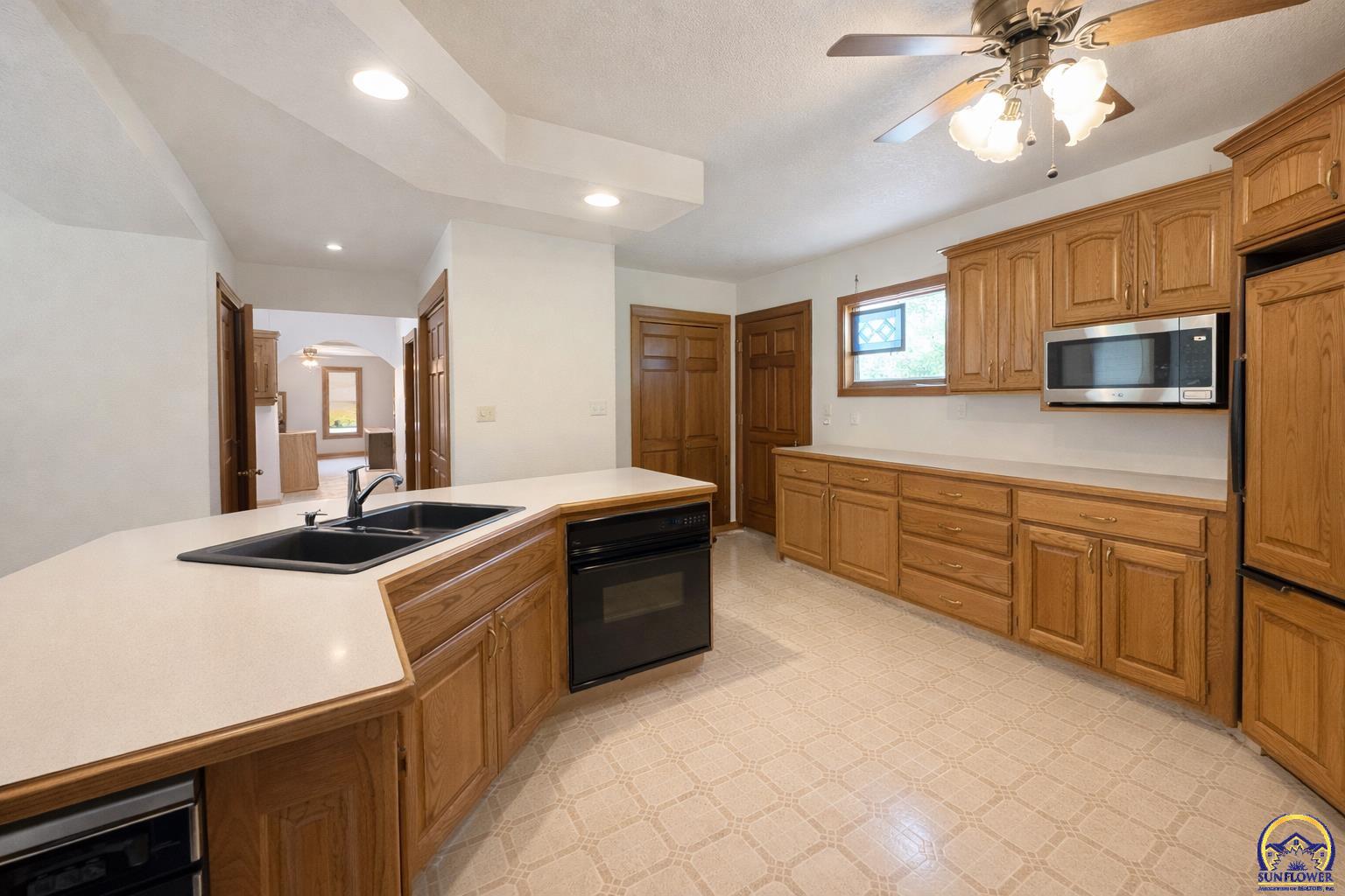 10020 Southwest Kingston Road Wakarusa, KS 66546 - Photo 4 of 34