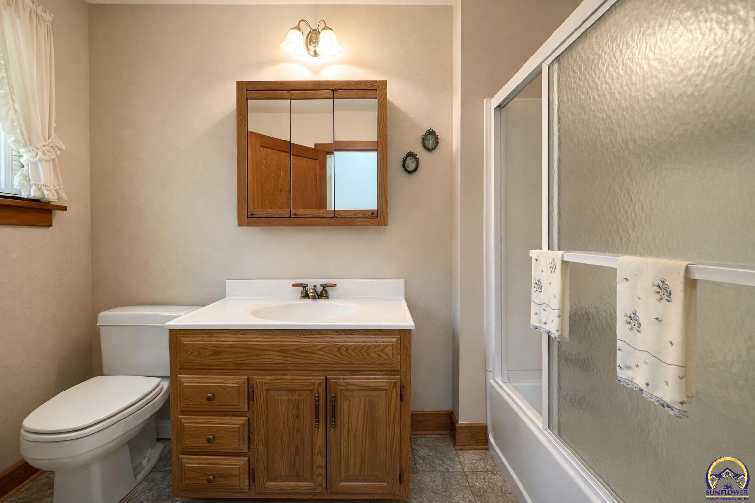 10020 Southwest Kingston Road Wakarusa, KS 66546 - Photo 10 of 34