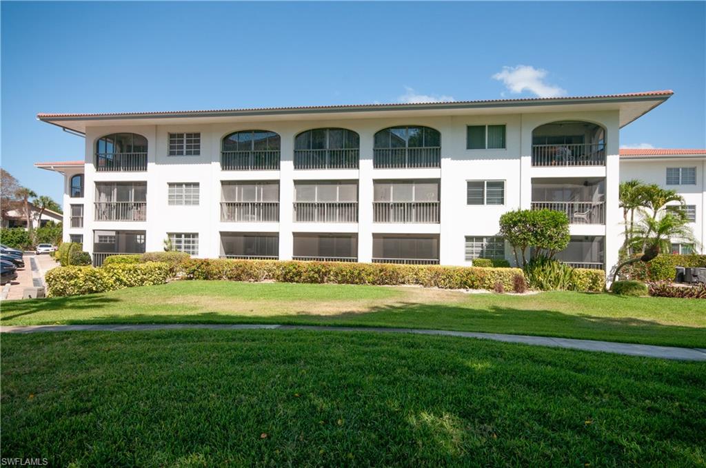 5 High Point Circle West, Unit 104 Naples, FL 34103 - Photo 19 of 40