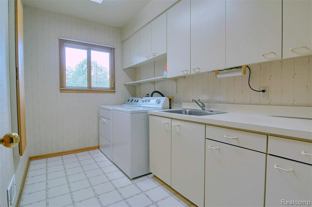 1923 Independence Court Rochester Hills, MI 48306 - Photo 20 of 43