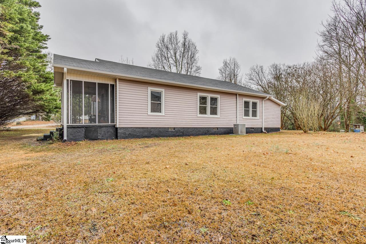 122 Griffin Road Belton, SC 29627 - Photo 7 of 36