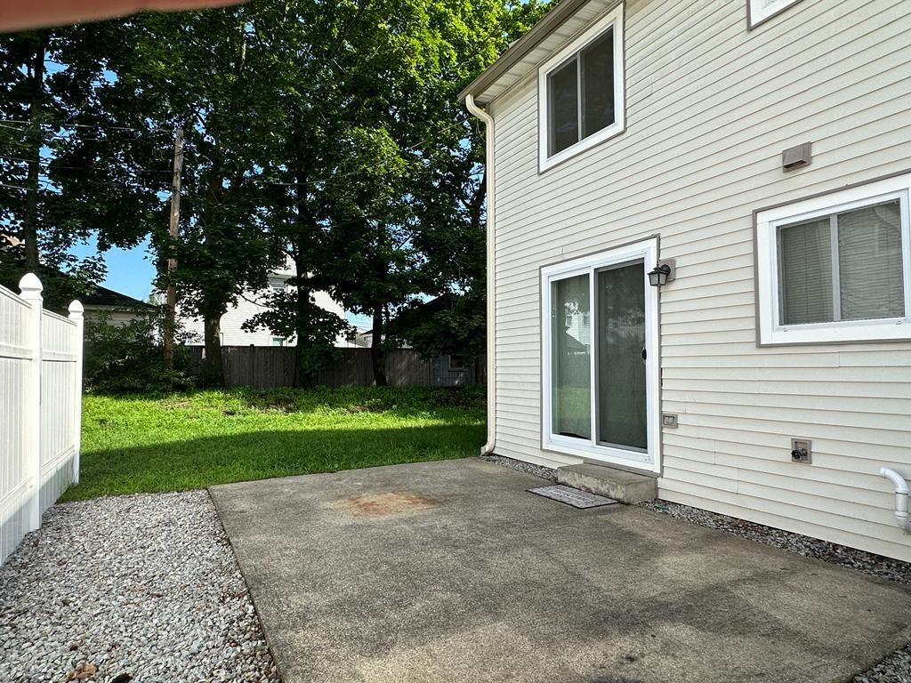 23 Ritter Street, Unit E Nashua, NH 03060 - Photo 2 of 15