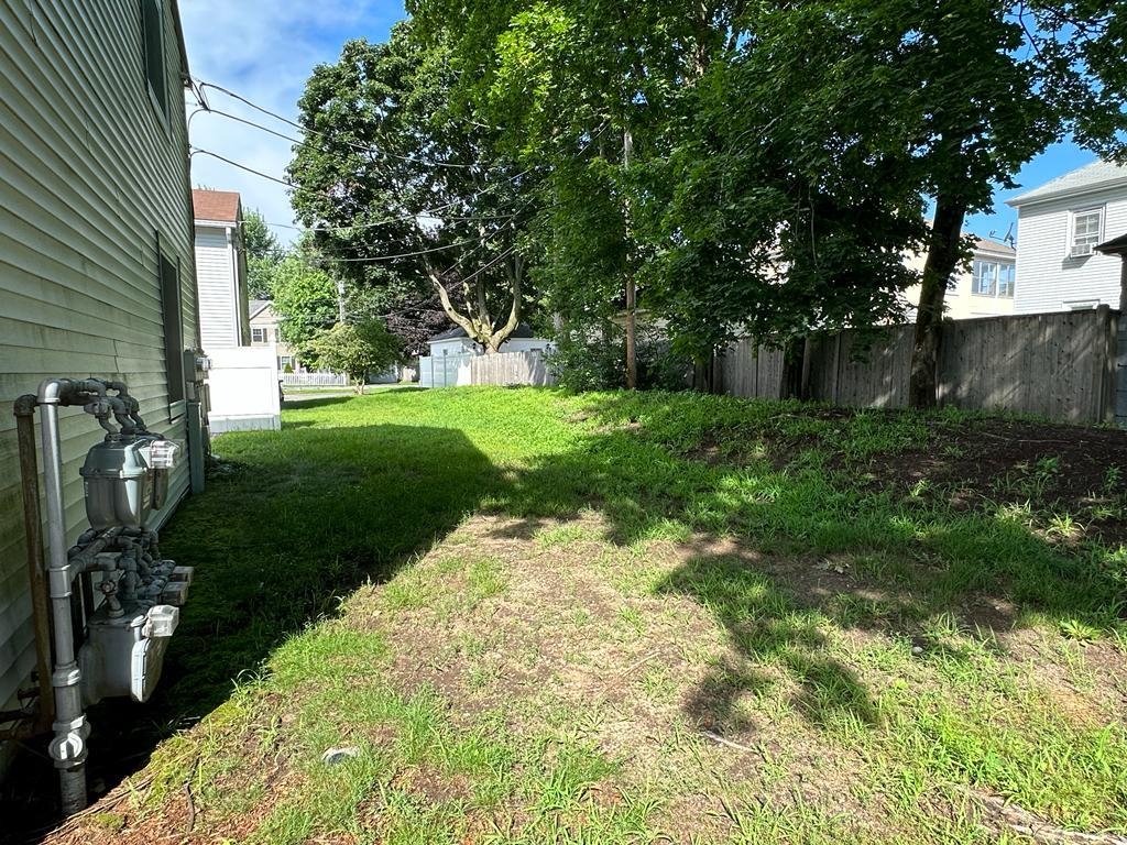 23 Ritter Street, Unit E Nashua, NH 03060 - Photo 3 of 15
