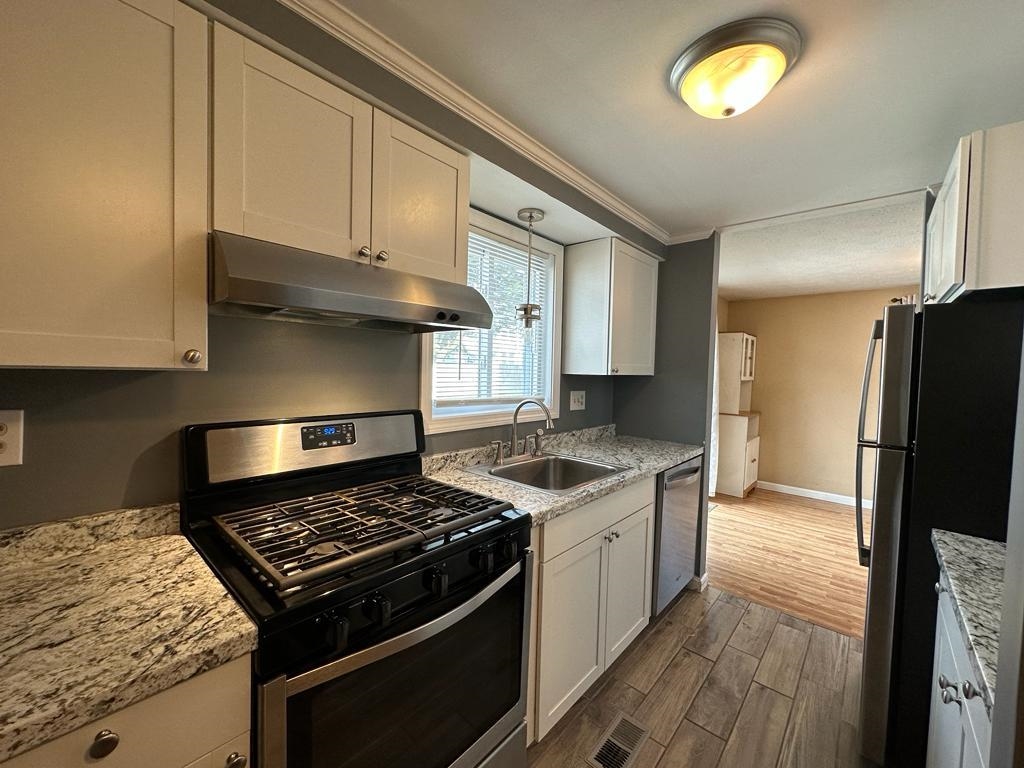 23 Ritter Street, Unit E Nashua, NH 03060 - Photo 4 of 15