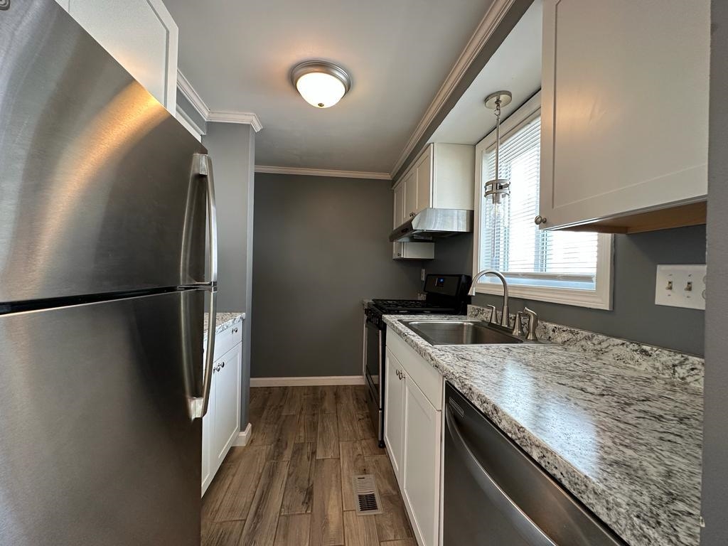 23 Ritter Street, Unit E Nashua, NH 03060 - Photo 5 of 15