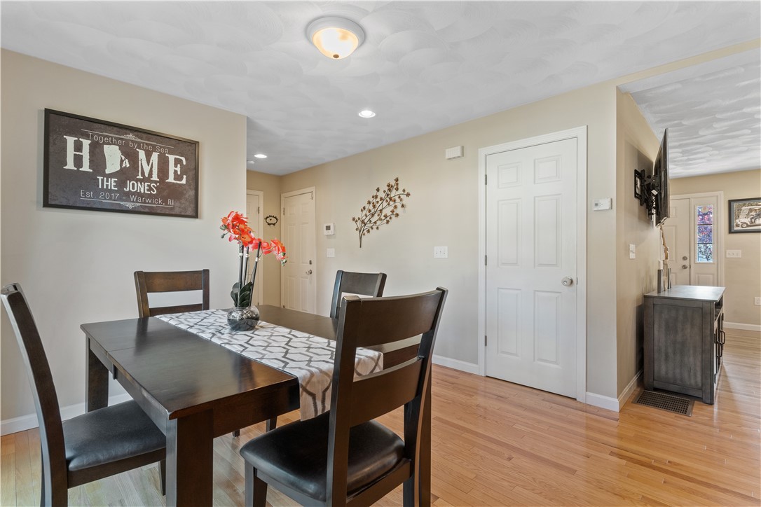 40 Potowomut Road Warwick, RI 02818 - Photo 16 of 47