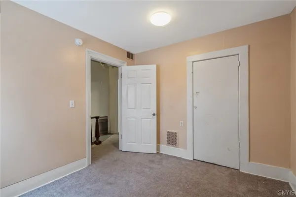 $1,500 | 103 East 7th Street, Unit 2, Oswego, NY 13126