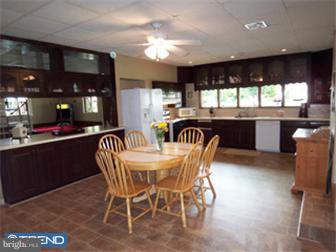 616 Panther Road Warminster, PA 18974 - Photo 3 of 12 Kitchen