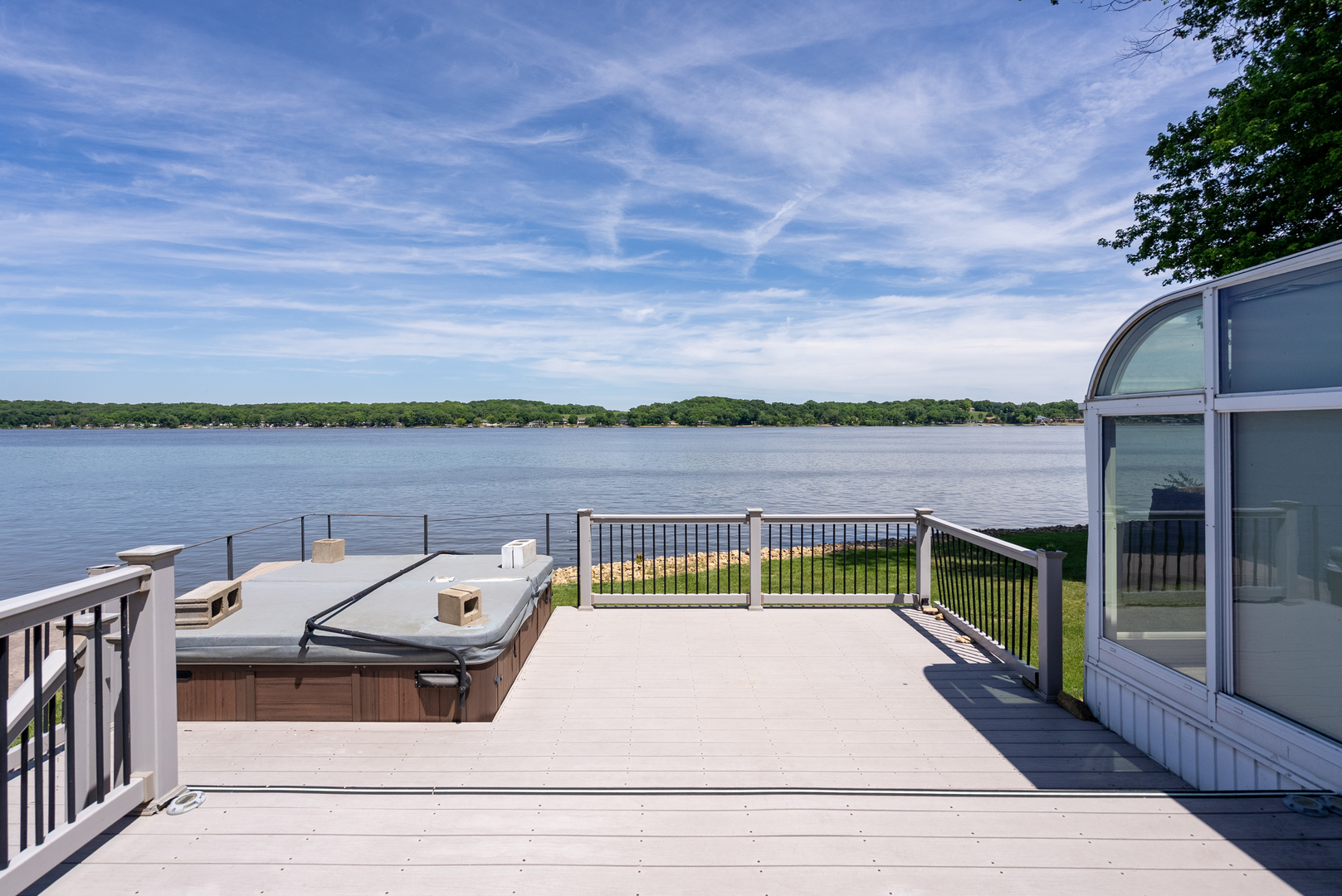 22799 Great River Road Le Claire, IA 52753 - Photo 5 of 48