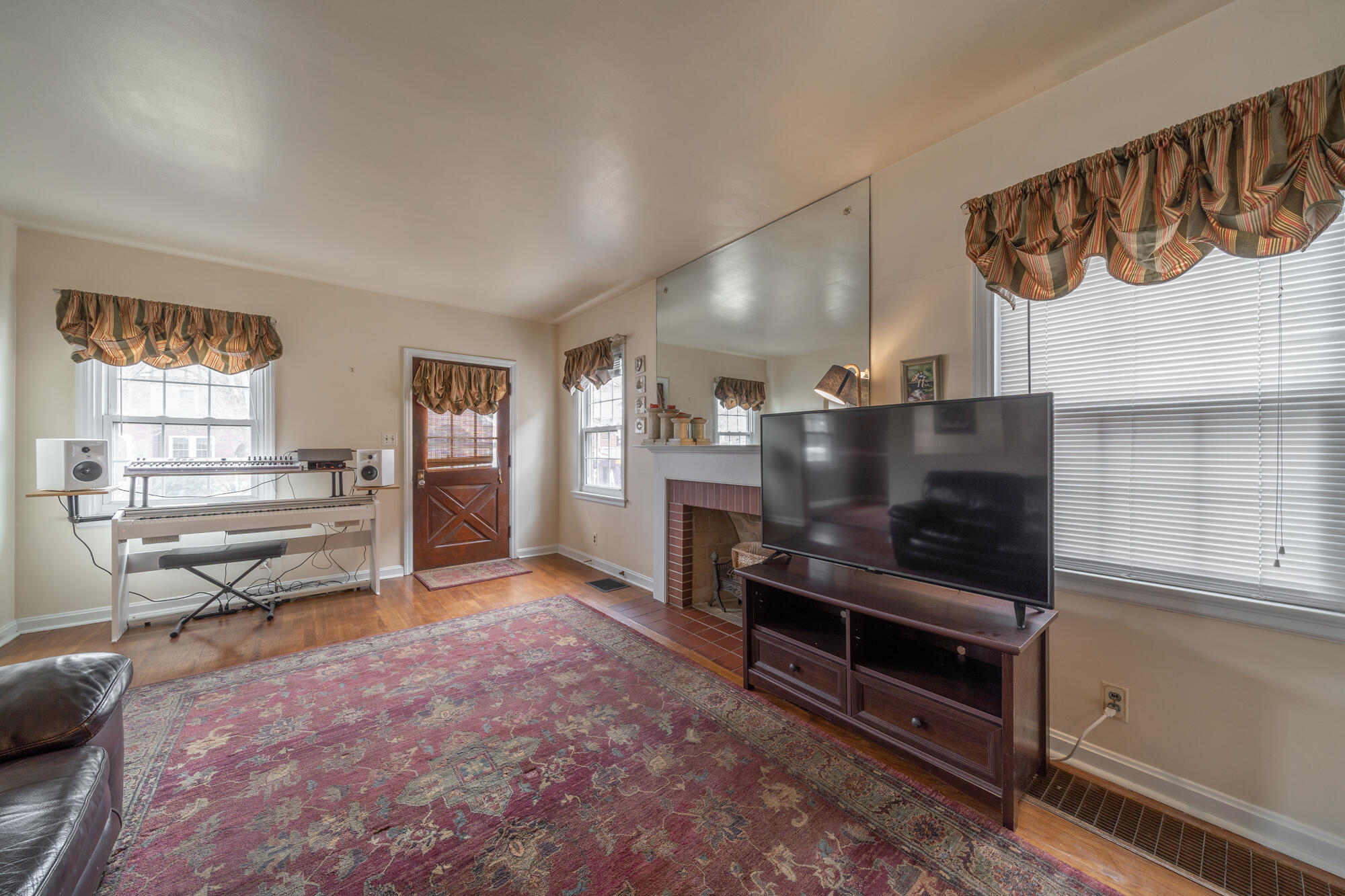 50 Pleasant Ridge Avenue Fort Mitchell, KY 41017 - Photo 8 of 23 Gallery Image 8