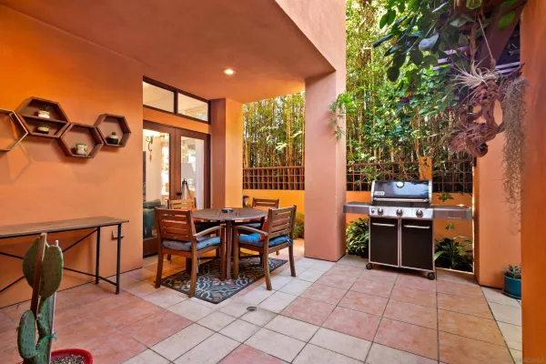 a view of utility room