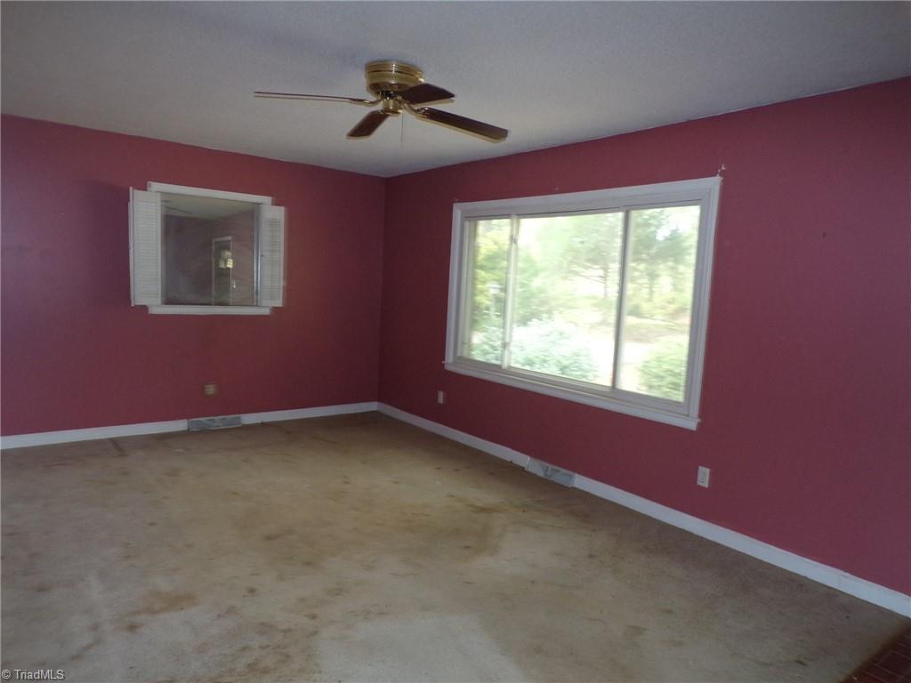3736 Buffalo Ford Road Asheboro, NC 27205 - Photo 12 of 23 Living Room