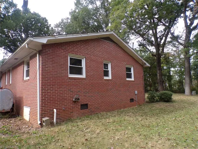 $225,000 | 3736 Buffalo Ford Road, Asheboro, NC 27205