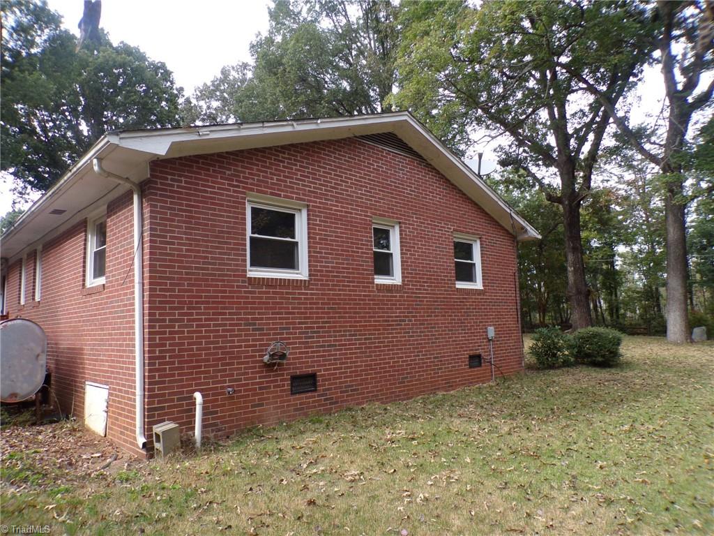 3736 Buffalo Ford Road Asheboro, NC 27205 - Photo 3 of 23 Left side