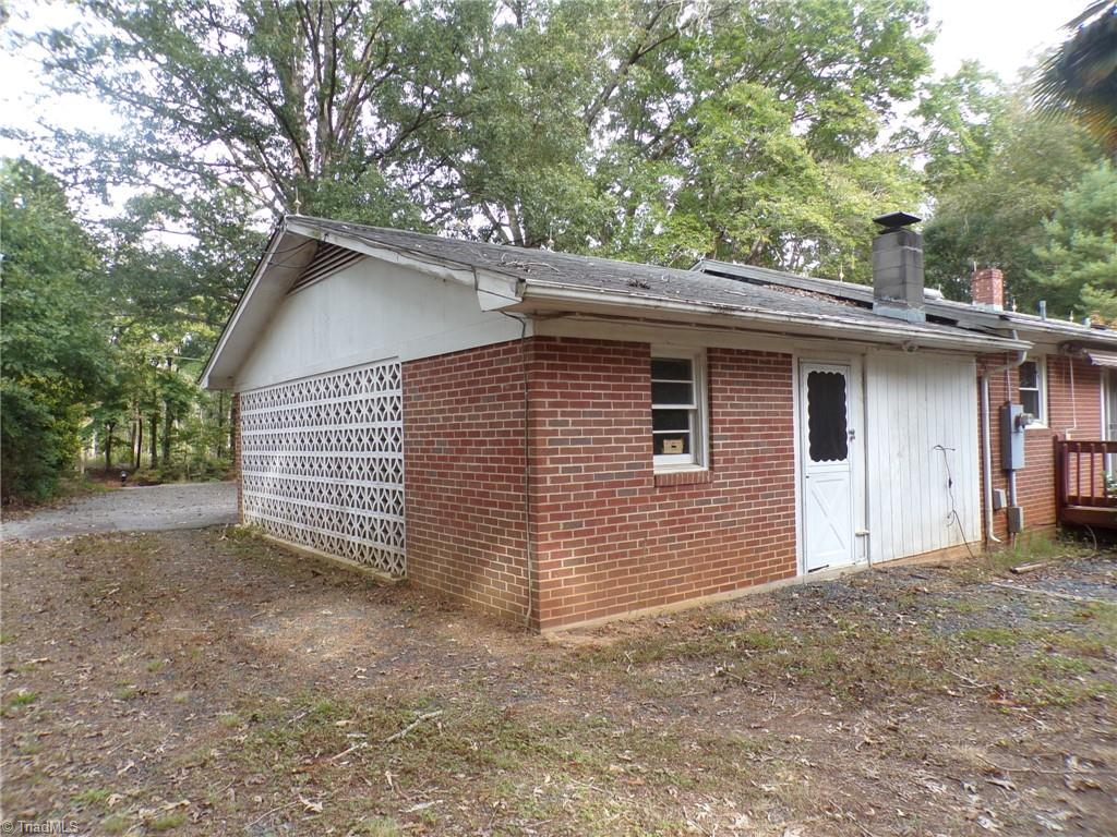3736 Buffalo Ford Road Asheboro, NC 27205 - Photo 4 of 23 Right side