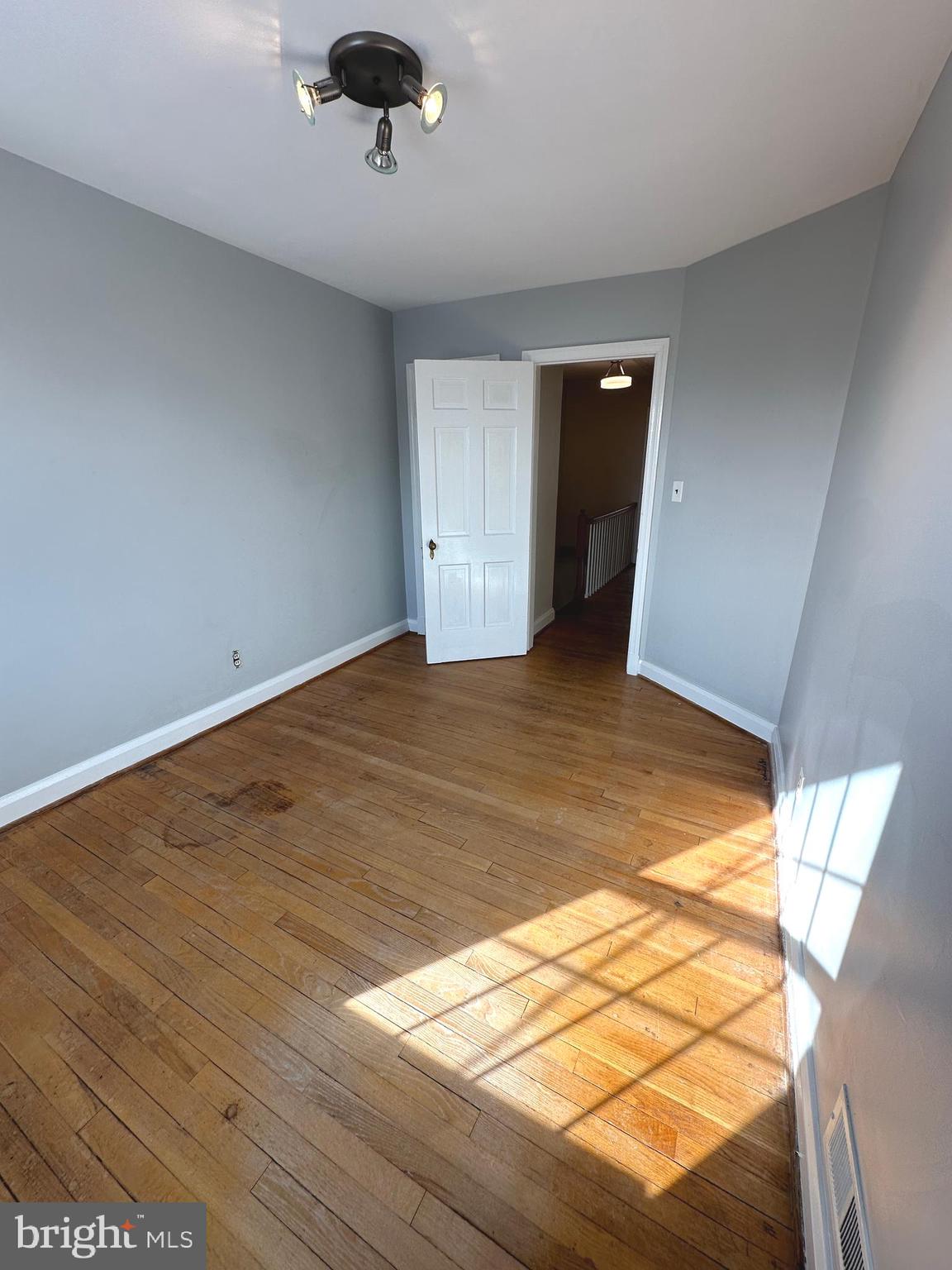 409 Whitfield Road Baltimore, MD 21228 - Photo 26 of 42 3rd bedroom