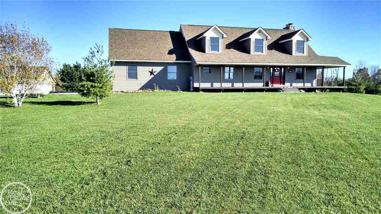 6083 Babcock Road Lexington, MI 48450 - Photo 8 of 99 31335178-7.JPG