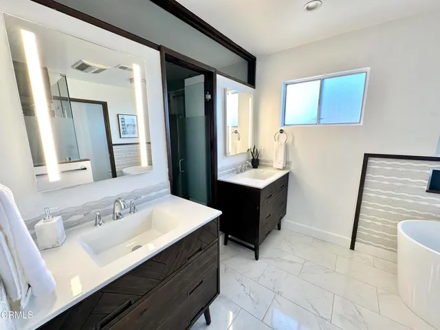 $1,999,000 | 2827 Pierpont Boulevard, Ventura, CA 93001