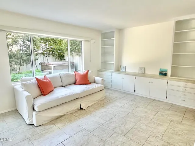 $1,999,000 | 2827 Pierpont Boulevard, Ventura, CA 93001