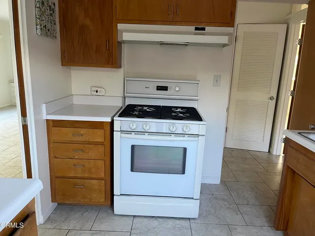 $1,999,000 | 2827 Pierpont Boulevard, Ventura, CA 93001