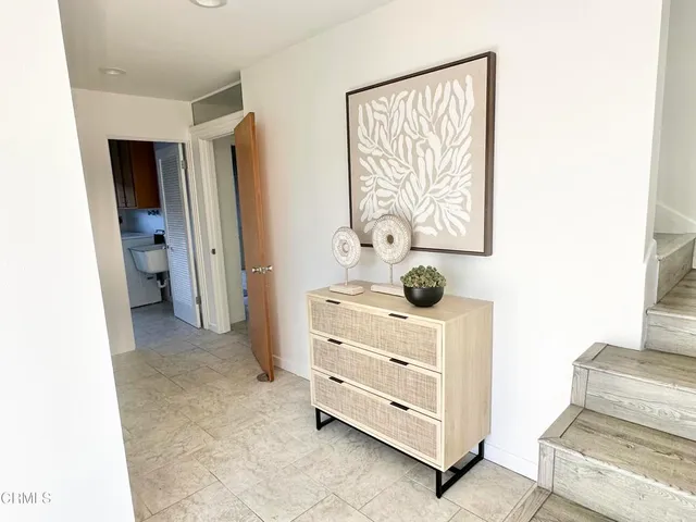 $1,999,000 | 2827 Pierpont Boulevard, Ventura, CA 93001