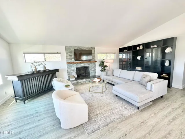 $1,999,000 | 2827 Pierpont Boulevard, Ventura, CA 93001