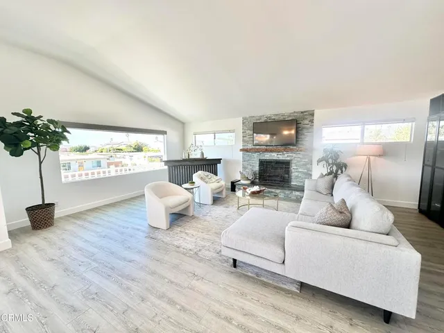 $1,999,000 | 2827 Pierpont Boulevard, Ventura, CA 93001