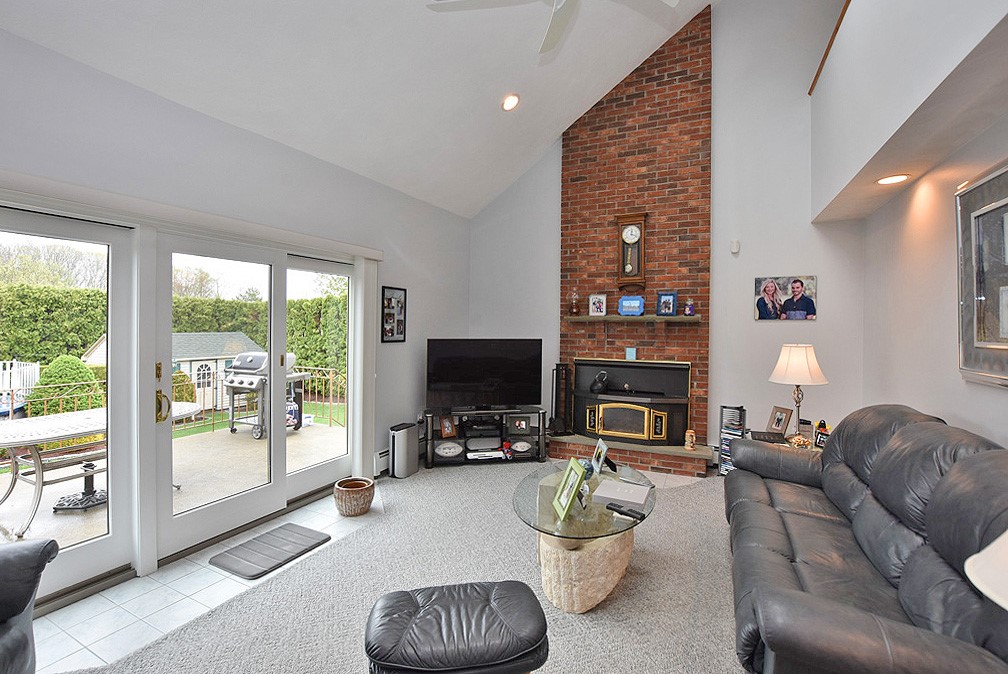 45 Alpine Estates Drive Cranston, RI 02921 - Photo 2 of 27