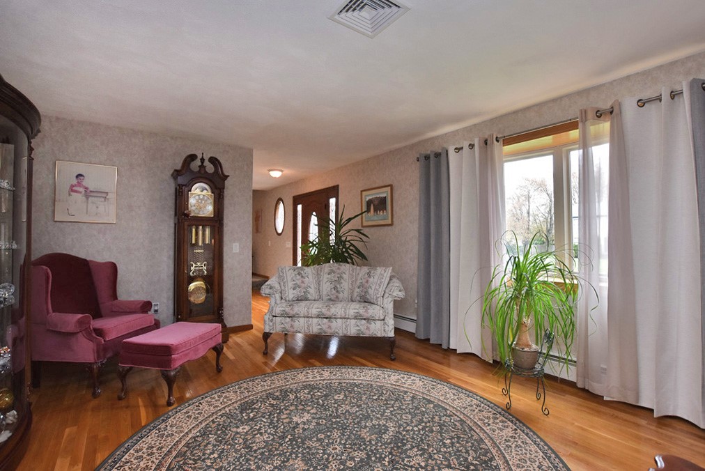 45 Alpine Estates Drive Cranston, RI 02921 - Photo 9 of 27