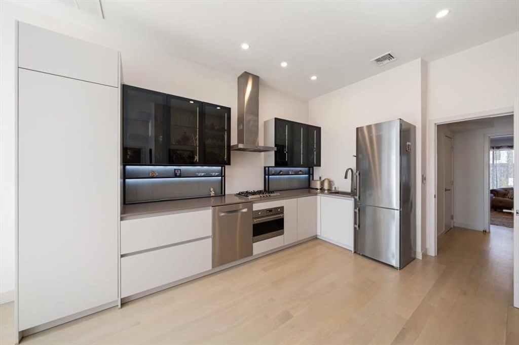 82 Sharpe Road Newton, MA 02459 - Photo 17 of 36