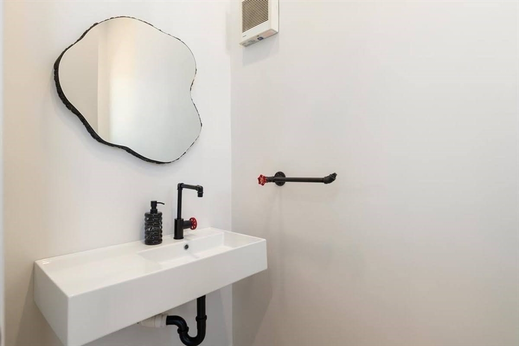 82 Sharpe Road Newton, MA 02459 - Photo 30 of 36