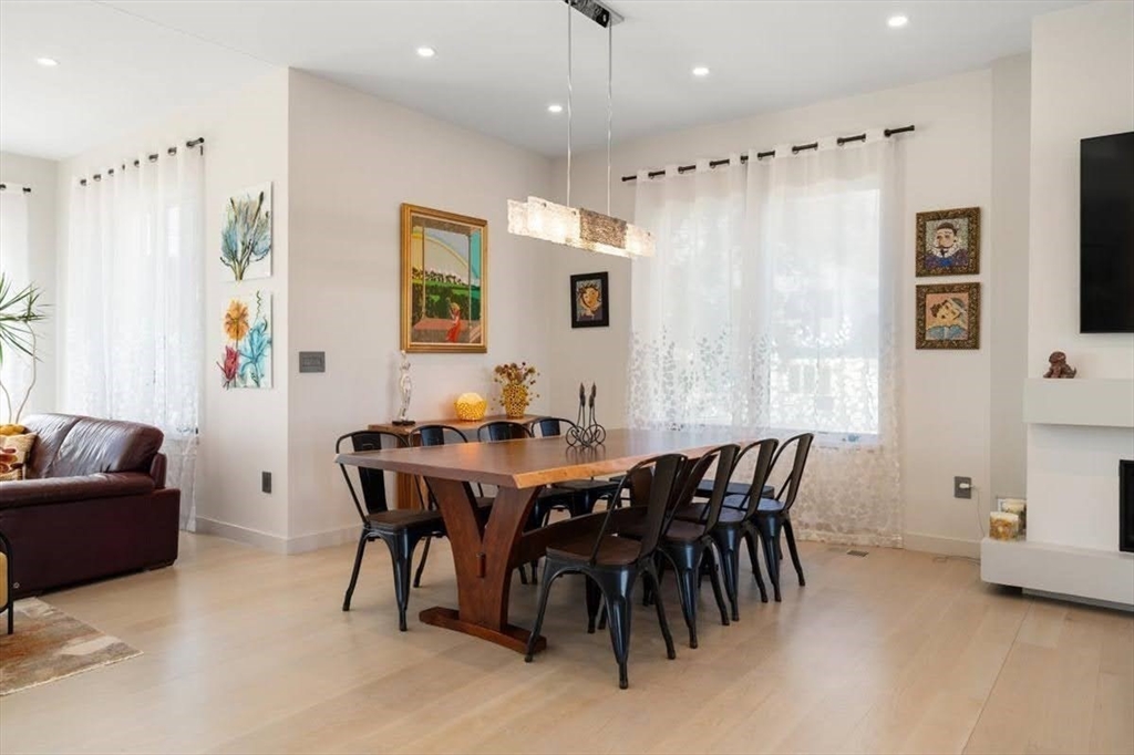 82 Sharpe Road Newton, MA 02459 - Photo 6 of 36