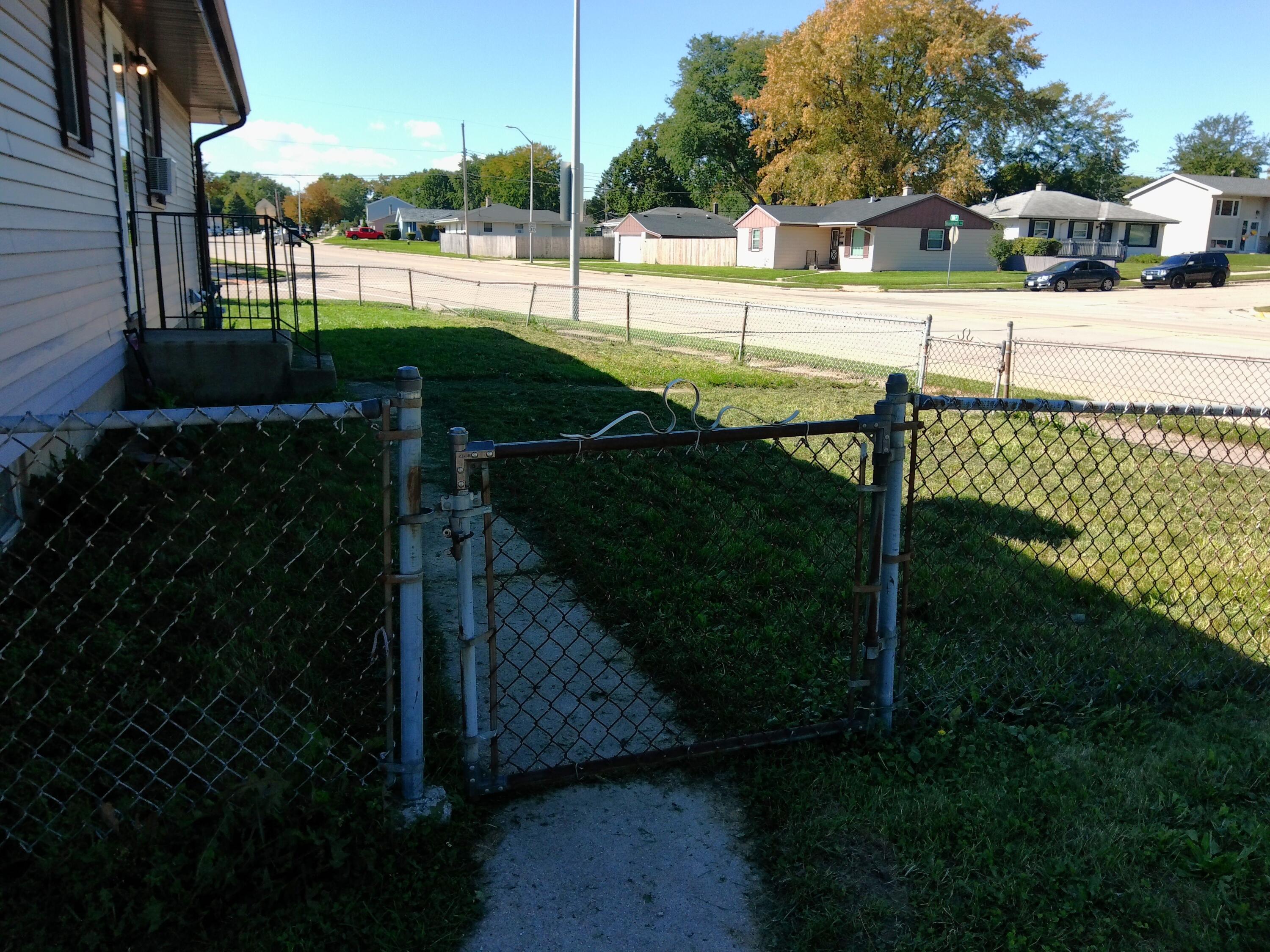 1601 Roosevelt Avenue Racine, WI 53406 - Photo 16 of 19 Side yard