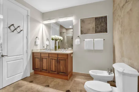 $1,150,000 | 1362 Bayview Drive, Fort Lauderdale, FL 33304